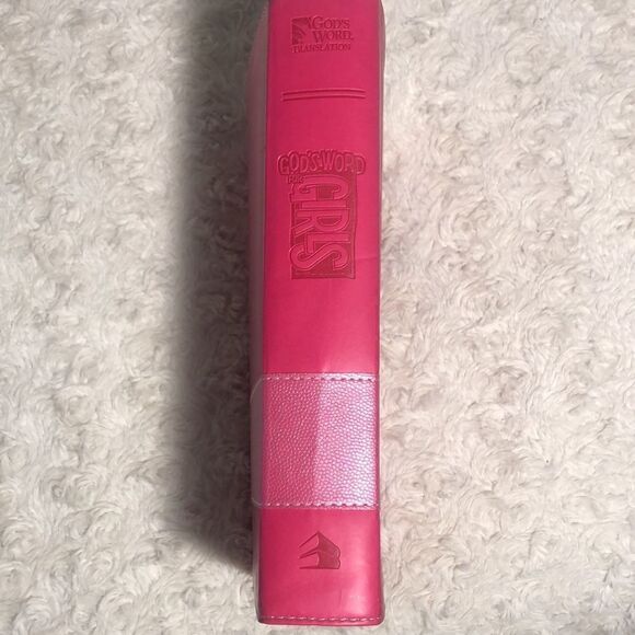 Bible Girls God’s Word Translation Pink - Picture 2 of 6